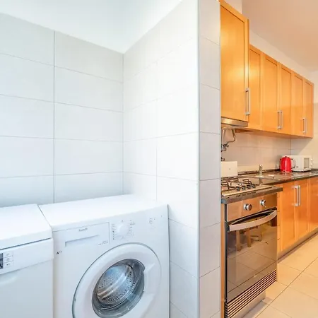 Guestready - Spacious Ground Floor *