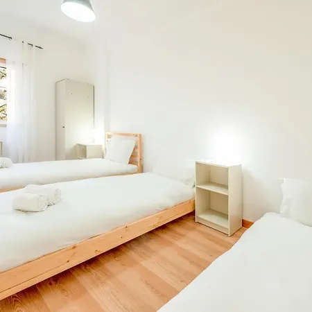 Guestready - Spacious Ground Floor アパート